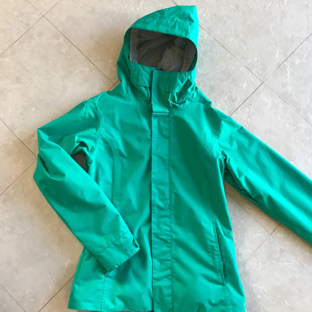 Oakley women’s ski/snowboard jacket (Small)